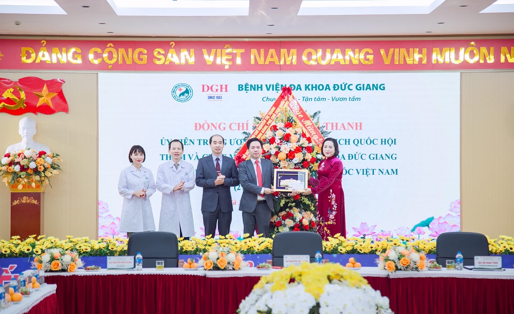 Phó chủ tịch Quốc hội biểu dương dấu ấn kỹ thuật cao của Bệnh viện đa khoa Đức Giang